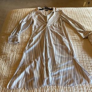 Theory Long Sleeves Size 12 Lightweight No Wrinkle